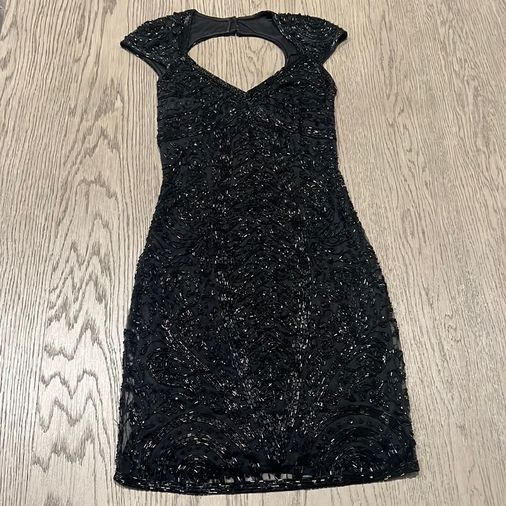 Theia sequin cap sleeve dress in black size 4